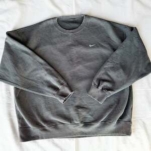 Nike Swoosh Embroidered Crewneck Sweatshirt Black Charcoal  XL